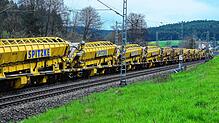 Imposante Länge: der Umbauzug hat eine Grundlänge von 200 Metern und kann mittels Material- und Silowaggons auf bis zu 70 Meter ...