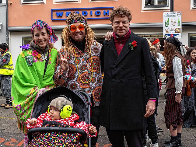 Bild 21: Schmotziger Dunschtig 2024: Tolle Kostüme und gute Laune auf der Marktstätte
