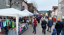 Beim Frühlingsmarkt am 6. April in Lauchringen warten 65 Stände auf die Beuscher – so viele wie noch nie. Archivfoto: Miriam Stoll