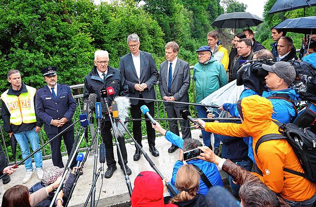 Bild 1: Tödliches Zugunglück im Kreis Biberach: Diese Bilder zeigen das ganze Ausmaß der Tragödie