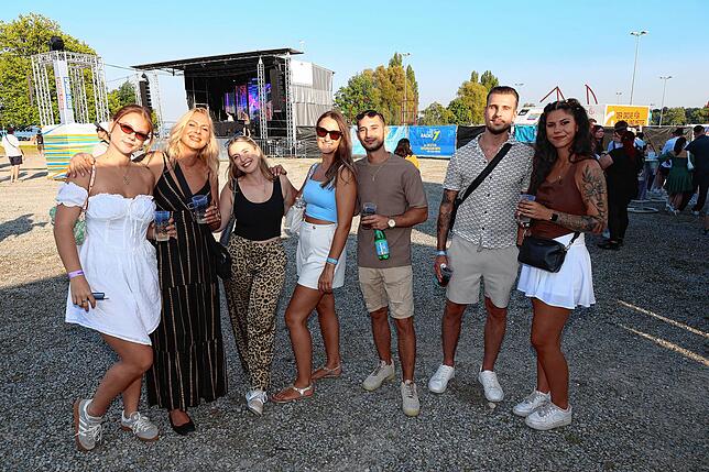 Bild 6: Die Stimmung am Bodensee ist bestens! So feiert Konstanz beim Seenachtfest 2025