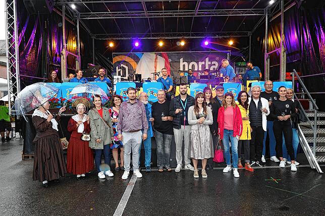 Bild 15: Beim Konstanzer Weinfest 2025 steigt schon am Eröffnungsabend die Stimmung - Die schönsten Bilder