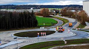 Der neue Kreisel, der bei Meßkirch den Industriepark an die Bundesstraße 313 anbindet, ist jetzt fertig.
