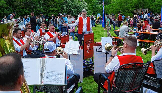 Was wäre ein Fest ohne Musik? Die Eschachquäler aus Obereschach sorgen für gute Laune.