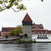 Früher führte eine Brücke direkt zum Rheintorturm. Nach einem Brand am 1. Juni 1856 wurde sie nicht wieder aufgebaut.
