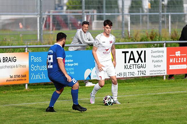 Bild 26: FC Erzingen gewinnt Derby beim SV Jestetten vor 400 Zuschauern mit 3:1 – und wir haben Fotos!