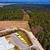 Gut zu erkennen ist die Waldschneise für die geplante neue Straße zwischen dem Industriegebiet Ost in Schwenningen (vorne) und dem ...