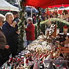 Auch in seiner 27. Auflage lockte der Engener Weihnachtsmarkt zahlreiche Besucher zum Bummeln und Schauen. Die adventlich geschmückten ...