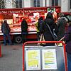 Es geht um die Wurst: In einer spektakulären Protestaktion zieht Metzger Lothar Mei in der Auseinandersetzung um die Neuvergabe der ...
