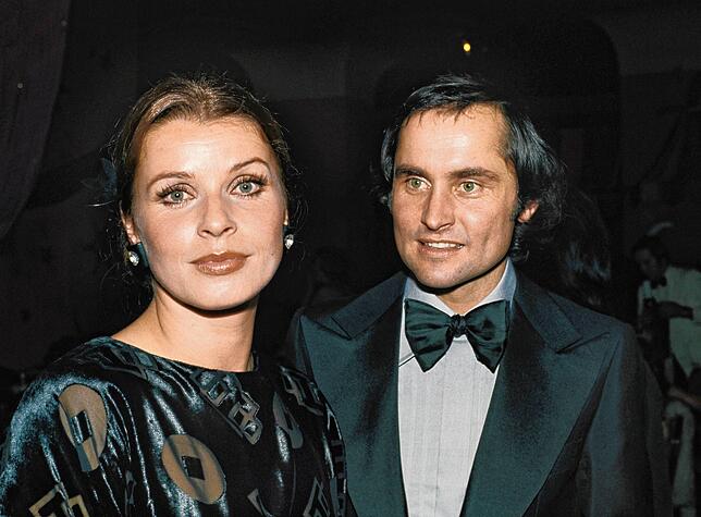 Seit 1966 verheiratet: Schauspielerin Senta Berger und Michael Verhoeven, Arzt und Regisseur. Das Bild entstand 1974.