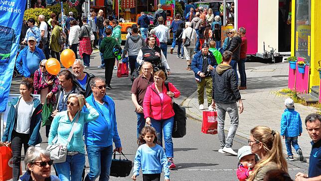 Zum verkaufsoffenen Sonntag zieht es viele Besucher in die Stadt. Vor allem wenn auch das Wetter mitspielt, wie hier im Vorjahr.