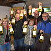Die Crew der IG Weinbau nach dem erfolgreichen Degorgieren des Winzersektes 2017.