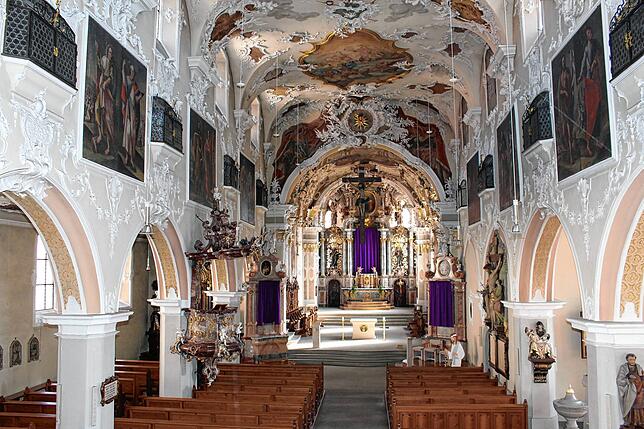 Die Stadtkirche St. Jakobus ist eine Sehenswürdigkeit in Pfullendorf.