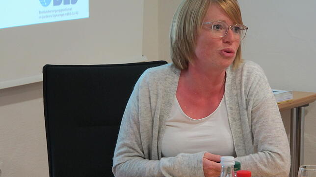 Nadine Mayer sorgte als kompetente Vertreterin der BLS für aktuelle Information des Gemeinderates Schwenningen zum Stand der FTTC-Planung.
