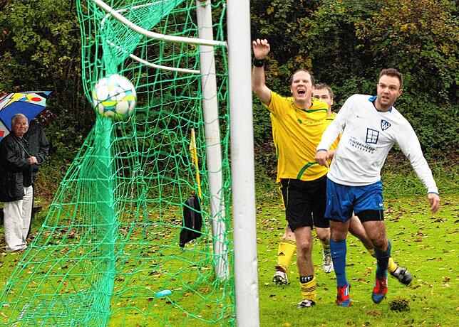 Bild 17: Schnappschüsse aus der Bezirksliga-Saison 2012/2013