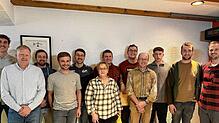 Vorstand und Geehrte (von links): Tim Schell, Andreas Steidle, Samuel Rebholz, Pierre Häusler, Raphael Dreher, Hildegard Volk, Ralf ...