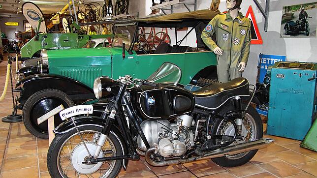 Blick in das Oldtimermuseum in der Remise des Meßkircher Schlosses. Die Oldtimerfreunde Meßkirch und Umgebung e.V. werden in diesem Jahr ...