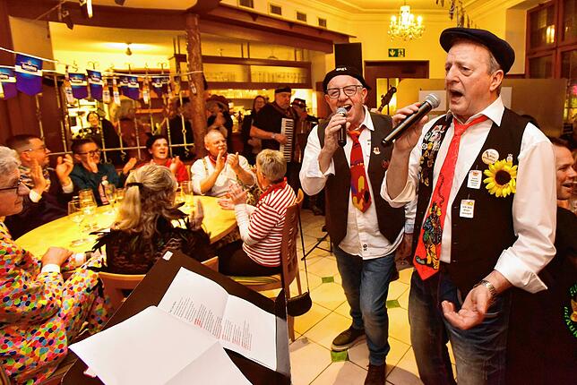 Bild 21: Eschinger Gaudimusikobed bringt beste Fasnetstimmung in die Gaststätten