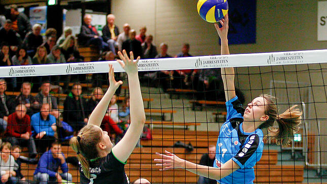 Bild : Jule Gaisser startet im Mittelblock