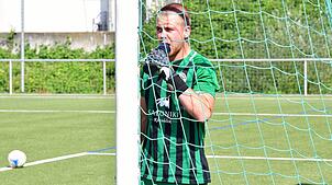 Lichtblick: Torwart Simon Krause verhinderte beim 0:5 des personell arg strapazierten FC Hochrhein beim FC Wittlingen eine noch höhere ...