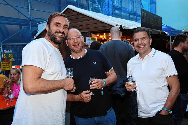 Bild 2: Sonne, Wein und gute Laune - hier gibt es die schönsten Fotos vom Weinfest 2025