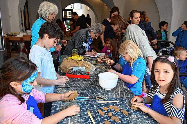 Bild 26: Familiensamstag in Waldshut: Mai-Wetter lockte viele Besucher