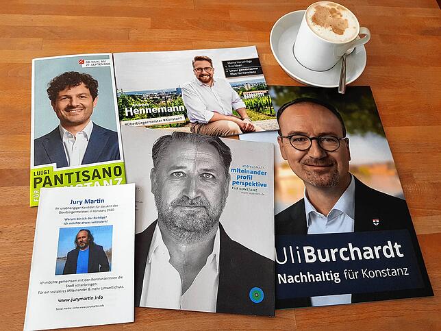 Konstanzer haben die Wahl: Wahlprospekte der Kandidaten Luigi Pantisano (Linke), Jury Martin und Andreas Matt (beide parteilos), Andreas ...
