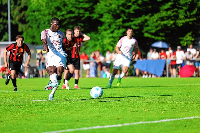 Bild 5: Türk. SV Singen feiert den Oberliga-Aufstieg! Wir waren mit der Kamera dabei.