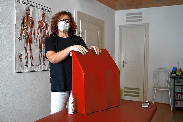 Auch die Privatpraxis für physikalische Therapie von Masseurin Dunja Busch in der Waldshuter Rheinstraße ist von dem Lockdown betroffen.