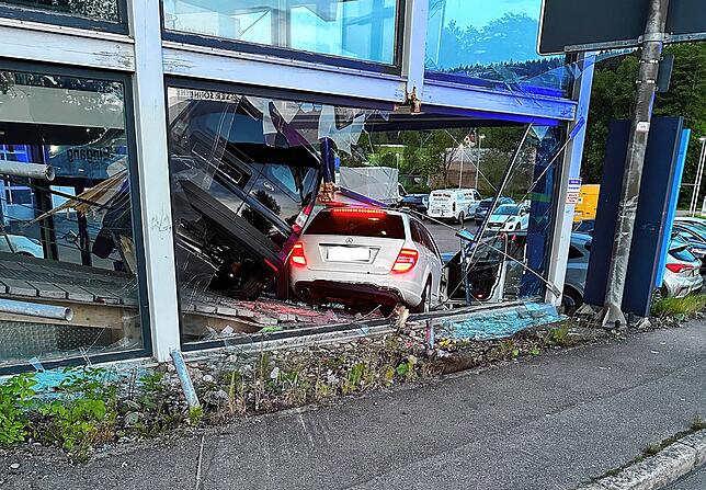 So sah die Unfallstelle von der Straße her gesehen aus.