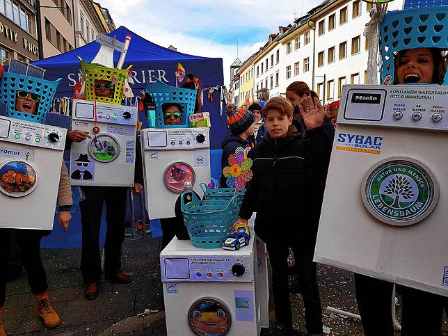 Bild 4: So bunt wird Konstanz am Schmotzigen Dunschtig in der Zukunft wieder feiern &ndash; die besten Bilder und Videos der Straßenfasnacht