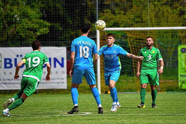 Bild 18: SV Herten fegt SV Buch mit 8:0 vom Platz – und wir haben Bilder!