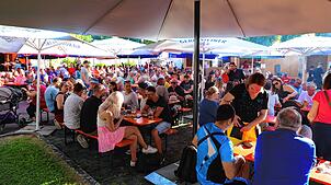 Samstag wie Sonntag war die Festmeile der Stegstrecker entlang des Stadtsees proppenvoll gefüllt.