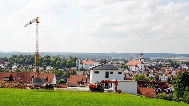 Eine weiterhin große Nachfrage gibt es nach Bauplätzen im Gebiet Hauptbühl, das oberhalb der Meßkircher Altstadt liegt. Wegen der ...