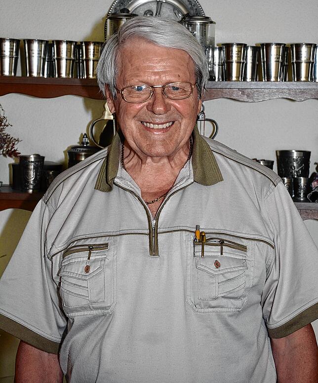Das Ehrenmitglied des Tischtennisverein Blumberg, Gottfried Fleisch, erlebte für den Tischtennissport in der Sporthalle einen ...