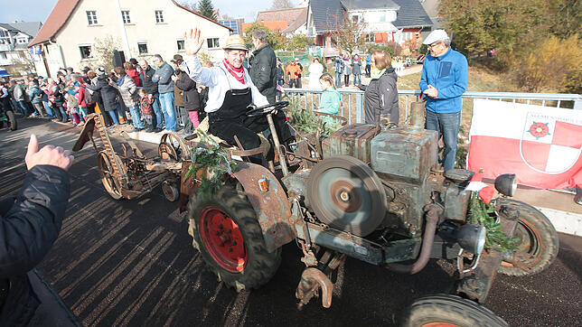 Weg frei – auch für die schon etwas in die Jahre gekommenden landwirtschaftlichen Vehicle. Bild: Roger Müller