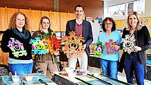 Schulleiterin Silvia Schöne, Zoë Schwer, Bürgermeister Christian Wörpel, Kindergartenleiterin Gabi Hirt und Anne Schätzle vom ...