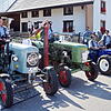 Ganz schön prächtig:  Der Zapfwellenverein besuchte am Samstag mit 32 Oldtimertraktoren die Schlemmermeile (von links): die Mitglieder ...