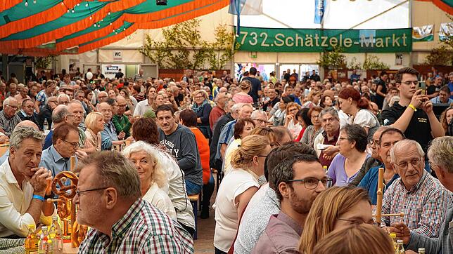 Das Foto entstand im Festzelt des Schätzele-Marktes bei der Mittelstandskundgebung 2022. Auch in diesem Jahr wird die Kundgebung am ...