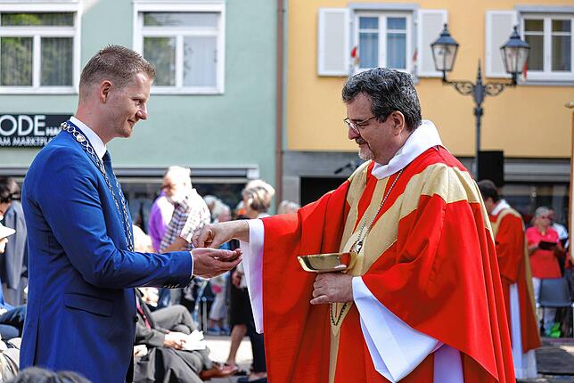 Bild 12: Bilder vom Hochamt des Radolfzeller Hausherrenfestes auf dem Marktplatz