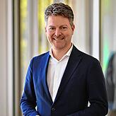 Der Europaabgeordnete Andreas Schwab posiert beim Landesparteitag der CDU Baden-Württemberg.
