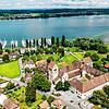 Keimzelle des Mönchtums: Das Unesco-Welterbe Klosterinsel Reichenau im Bodensee mit dem Münster St. Maria und Markus. Eine große ...