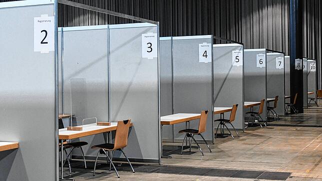Kurz vor der Fertigstellung steht das Zentrale Impfzentrum in Freiburg, eines der acht Zentren, die das Land Baden-Württemberg plant.
