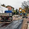 Es geht voran in der Friedrich-Ebert-Straße. Die Asphaltarbeiten sollen bald beendet sein. Dann müssen noch die Straßen-Markierungen ...