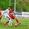 Abschied: Patrik Braun (Mitte auf unserem Archivbild gegen den künftig für den FC Tiengen 08 spielenden Ex-Weilheimer Aggelos Mitkidis) ...