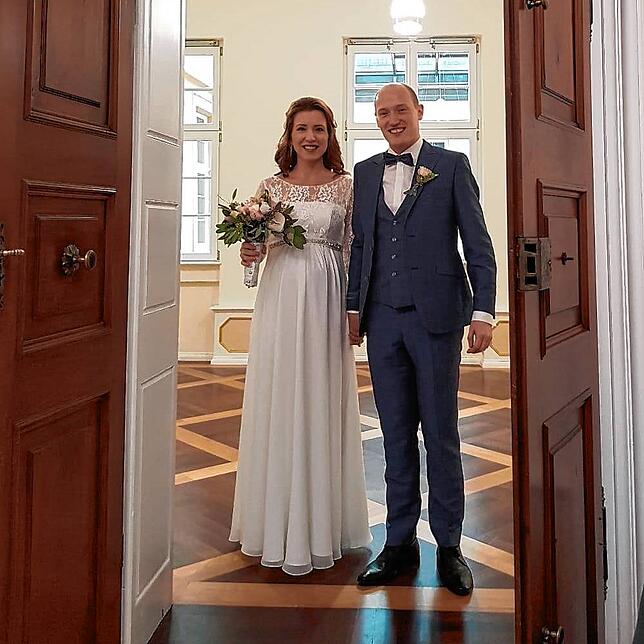 Der Bad Dürrheimer Bürgermeister Jonathan Berggötz heiratet seine Partnerin Angelika Lorenz ganz unspektakulär am 14.12.19. Die Trauung ...