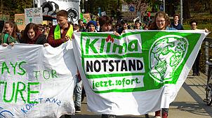 (Archivbild) Auf der Fridays-for-Future-Demo am 12. April 2019 in Konstanz wurde gefordert den Klimanotstand auszurufen. Nicht einmal ...