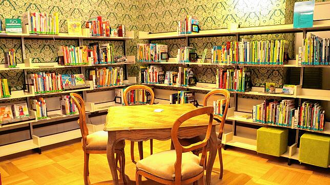 Hier zu stöbern ist in Zeiten der Coronakrise tabu. Online bietet die geschlossene Stadtbibliothek jedoch E-Books, elektronische ...