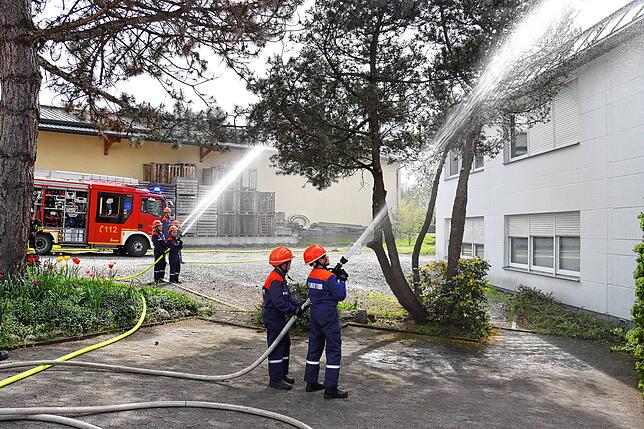 Bild 16: Bilder von der Gesamtübung der Jugendfeuerwehr Radolfzell und den Ortsteilen