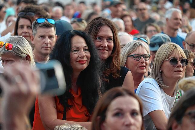 Bild 3: Schloss Salem Open-Air: Rea Garvey und ClockClock begeistern 4000 Besucher